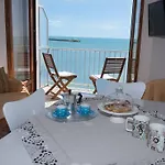 Mare Blu アパート シャッカ
